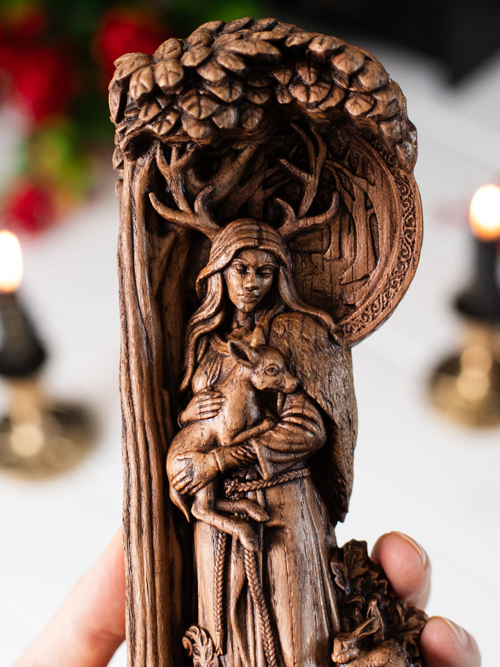Elen of the Ways Statue – Horned Forest Goddess Celtic Figurine