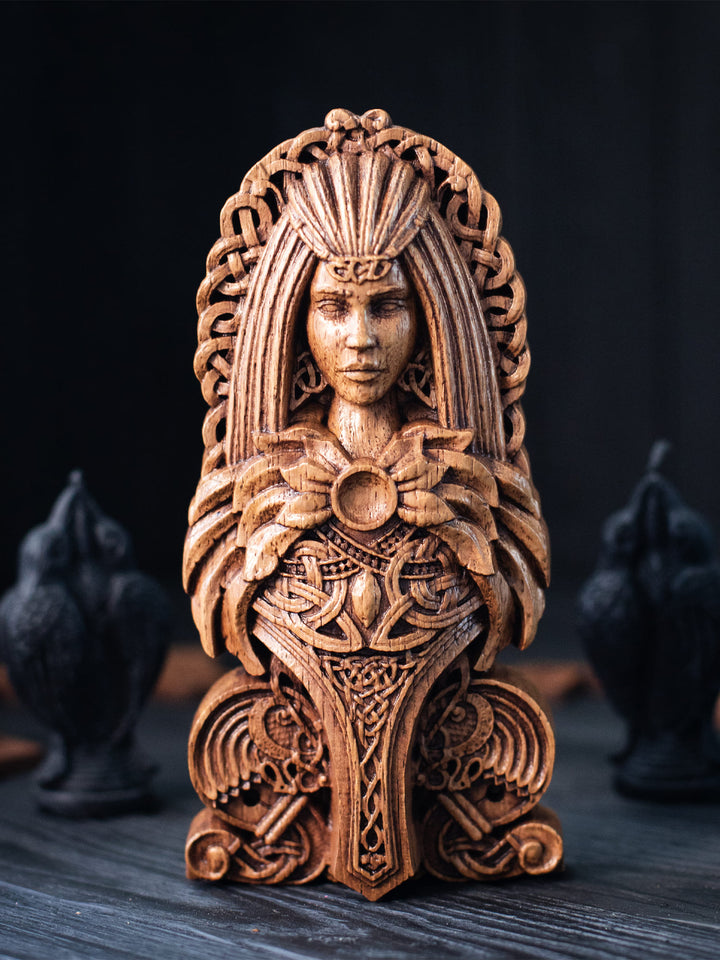 Freya Bust - Norse Goddess of Love with Cats and Necklace