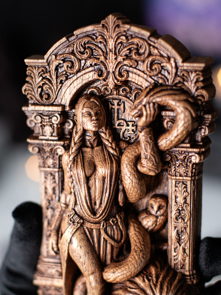 Lilith Statue Divine Feminine – Witchcraft Wood Carving