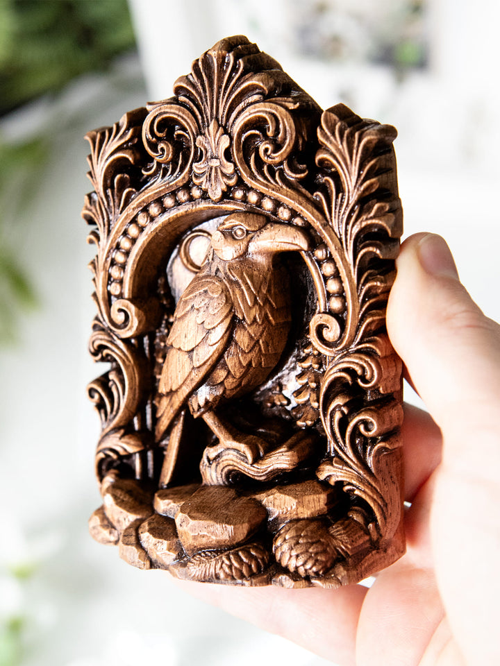 Raven Totem Statue – Crow Spirit Wooden Raven Figurine