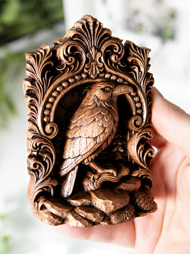 Raven Totem Statue – Crow Spirit Wooden Raven Figurine